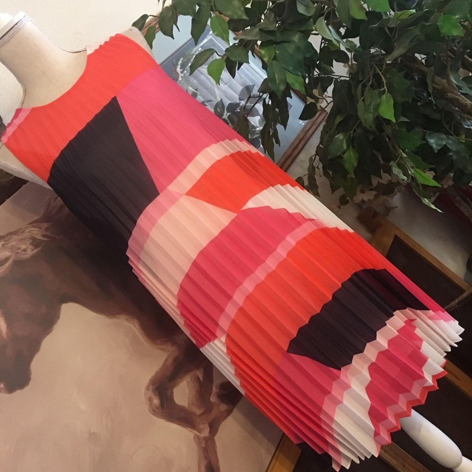 Vince Camuto geometric pleated chiffon dress NWT 6