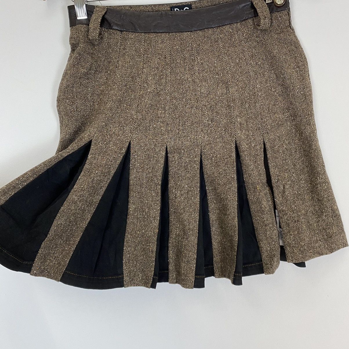 Designer × Dolce & Gabbana ✨Dolce & Gabbana wool skirt Size 26" / US 2 / IT 38 - 4 Thumbnail