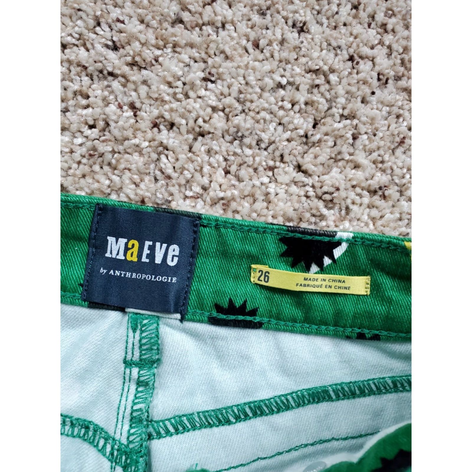Anthropologie VINTAGE Anthropologie Maeve The Cigarette Slim Jeans Size 26 Green Heart Print Denim NWT Size 26" / US 2 / IT 38 - 4 Thumbnail