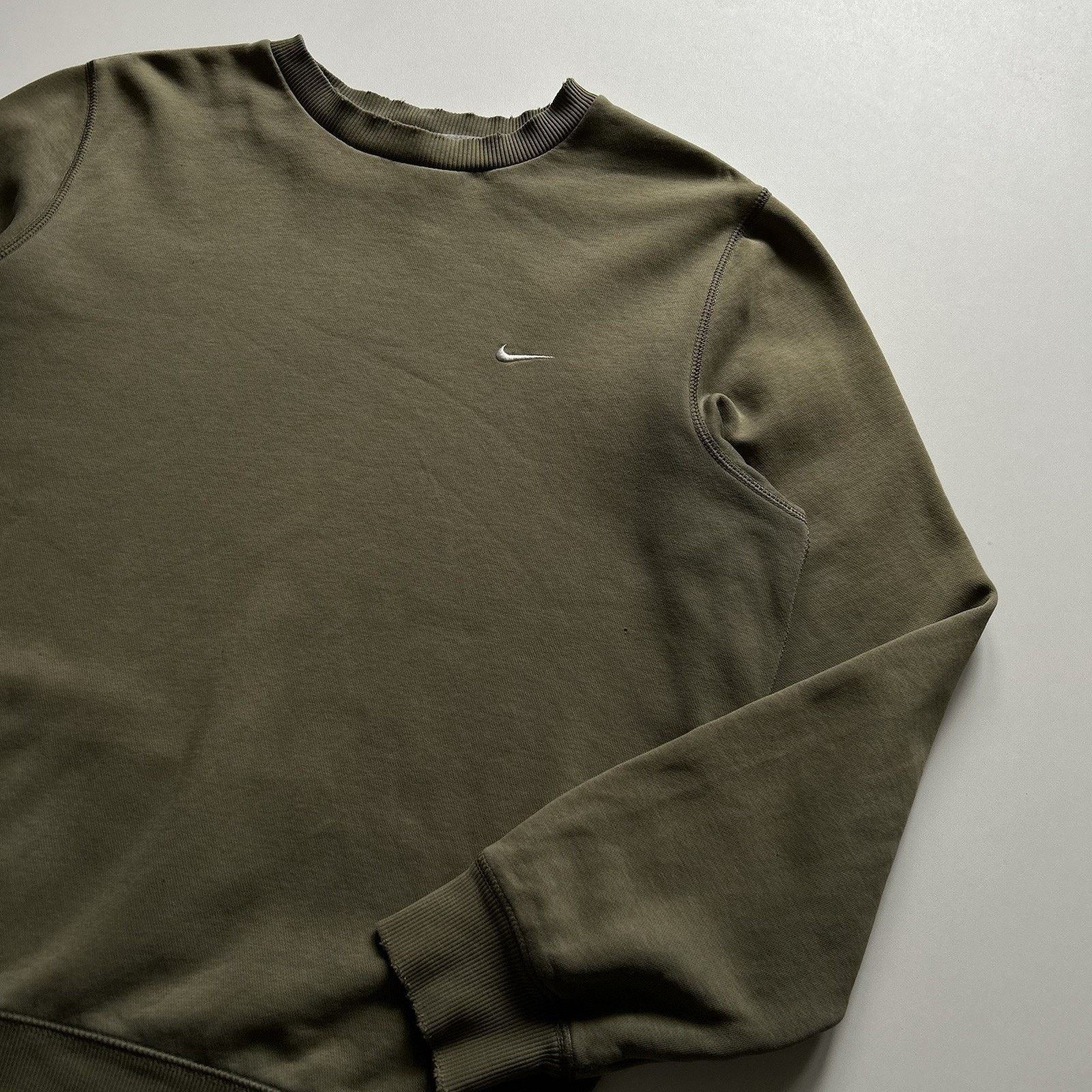Nike Vintage Nike Crewneck Sweatshirt Mini Swoosh Y2K Green Large Size US L / EU 52-54 / 3 - 3 Thumbnail