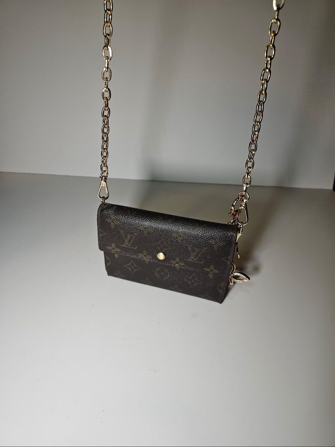 Louis Vuitton Louis vuitton crossbody wallet purse. Lv monogram. Size ONE SIZE - 2 Thumbnail