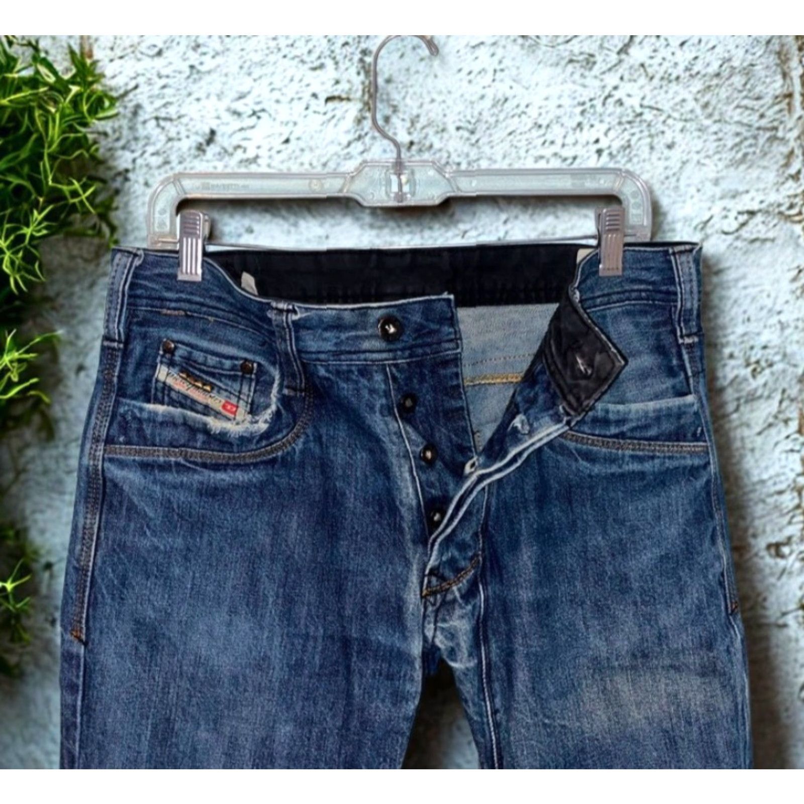 Diesel Diesel Timmen 008GE Jeans W31 L34 Button Fly Straight Mens Size US 31 - 5 Thumbnail