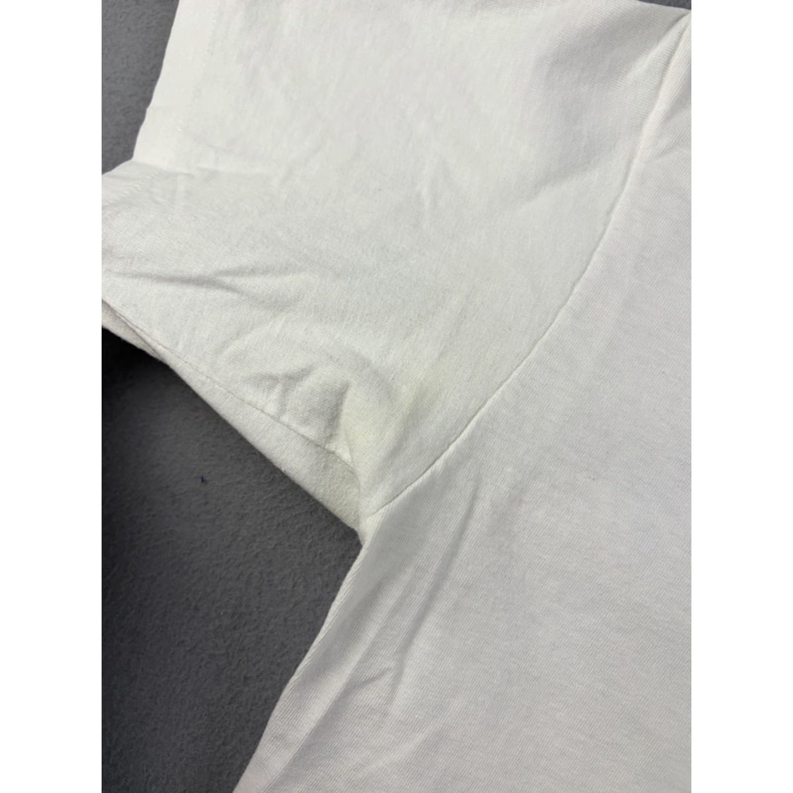 Vintage VINTAGE Volleyball T Shirt Adults Size M White 90s Graphic Print Short Sleeve Crew Neck Cotton Regular Double-Sided Mens Size US M / EU 48-50 / 2 - 4 Thumbnail
