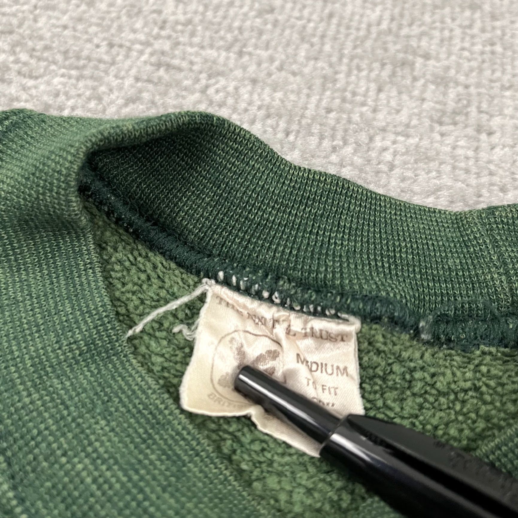 Vintage VTG The National Trust Sweatshirt Shirt Womens Small Green Crew Pullover Knit Cotton 90s Vintage UK Made Mens Womens Boys Girls Size S / US 4 / IT 40 - 3 Thumbnail
