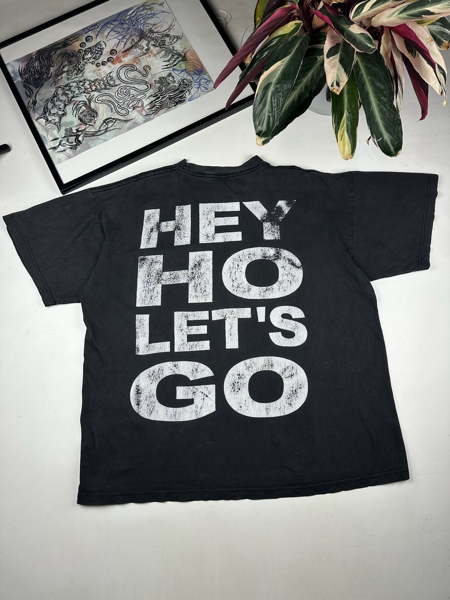 Band Tees Trashed Vintage Ramones Hey Ho Lets Go Punk Tee Size US XL / EU 56 / 4 - 2 Thumbnail