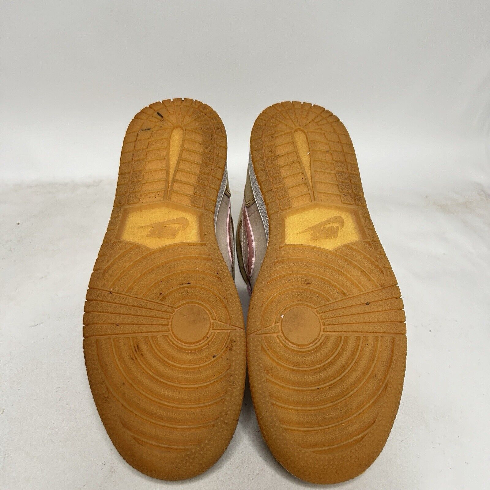 Jordan Brand Nike Shoes Air Jordan 1 Hare GS “Wheat/Lola Bunny” 2024 Size US 7.5 / IT 37.5 - 7 Thumbnail