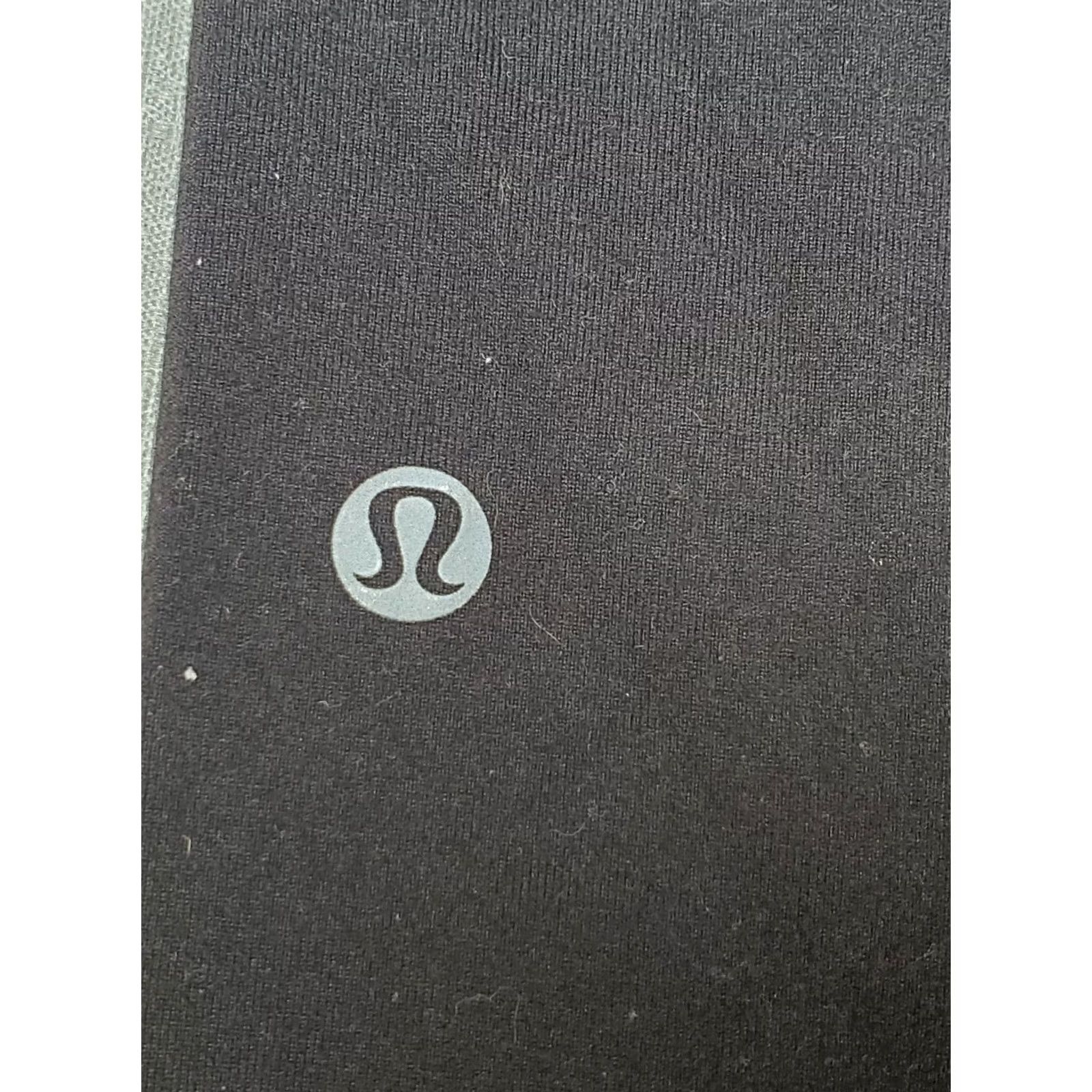 Lululemon VINTAGE Lululemon Black Cropped Leggings Reversible Waist Band Women's 6 Black & White Abstract Band Cropped Women Lululemon Leggings 6 Womens Size 28" / US 6 / IT 42 - 4 Thumbnail