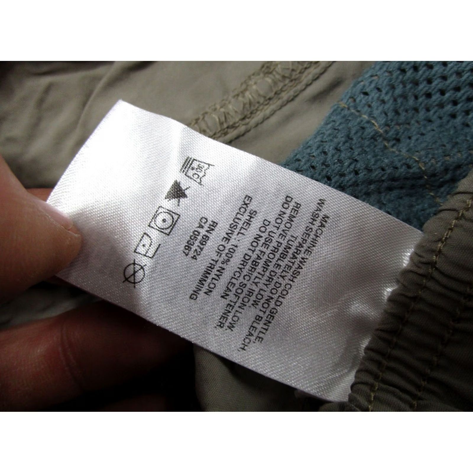 Vintage Columbia Women Cargo Shorts Nylon Belted Zip Pockets Beige M Outdoor Hiking Camp Casual Summer Spring Regular Size 32" / US 10 / IT 46 - 3 Thumbnail
