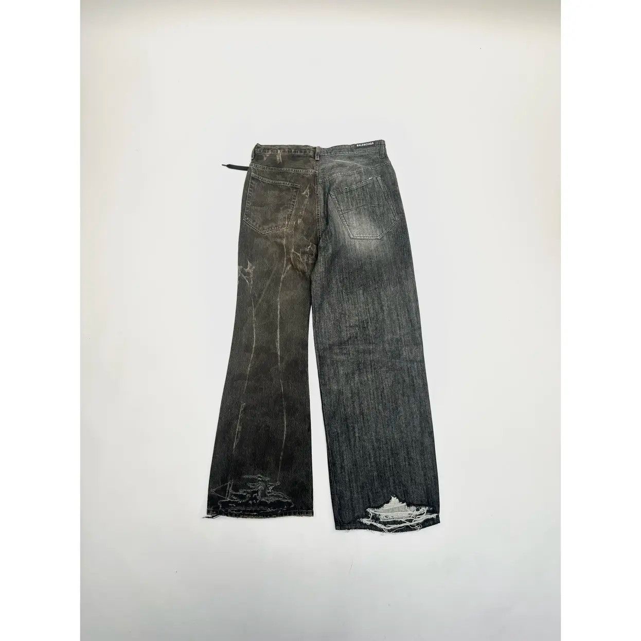 Balenciaga Balenciaga Summer24 50/50 Denim Baggy Flare Pant Size US 30 / EU 46 - 2 Thumbnail