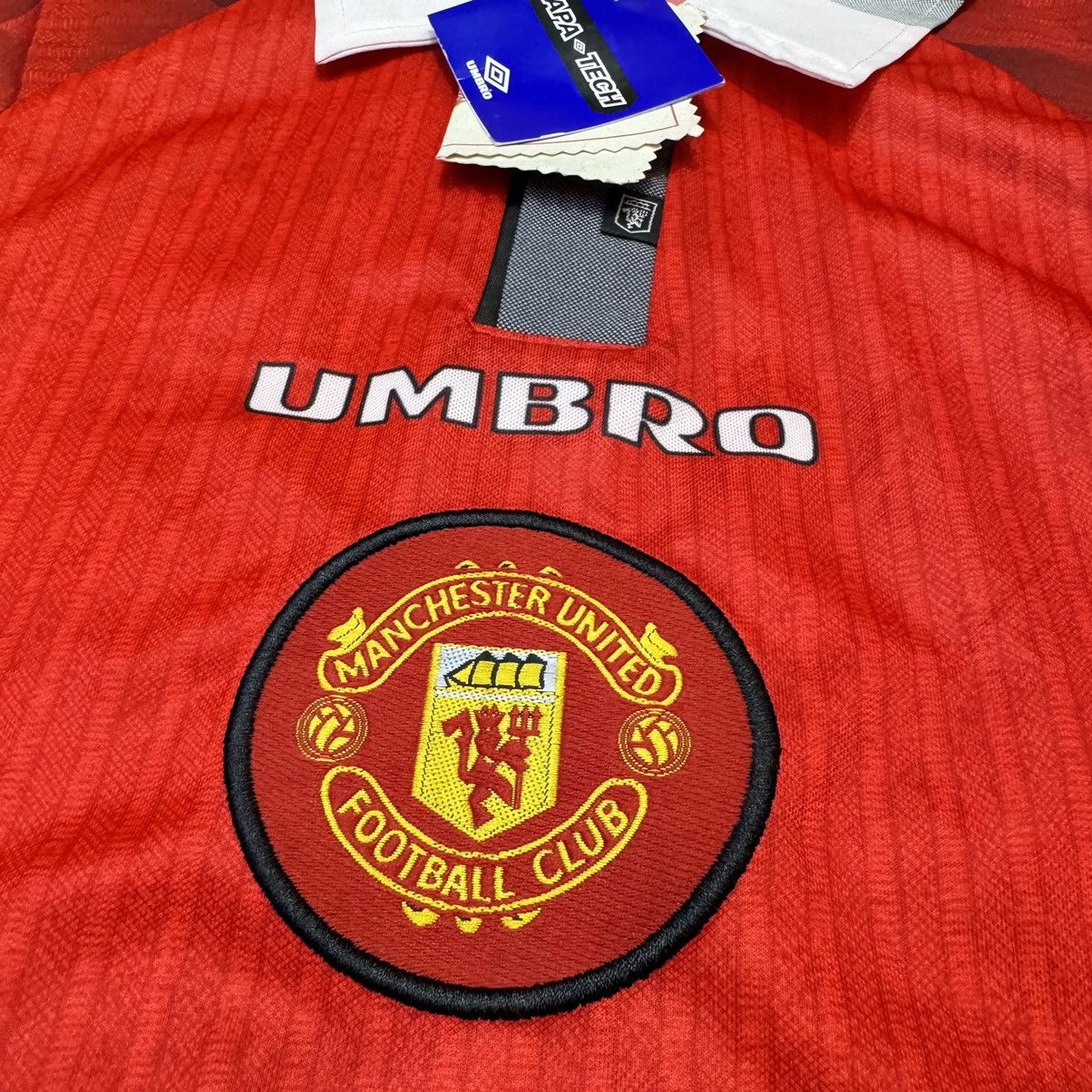 Umbro × Vintage Manchester United 97/98 home shirt #11 Giggs (Bnwt) Size US L / EU 52-54 / 3 - 5 Thumbnail