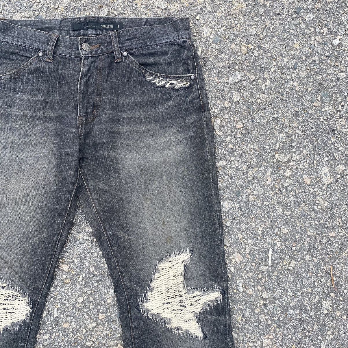 Japanese Brand VINTAGE JAPANESE BRAND BLACK DISTRESSED FLARE JEANS PANTS Size US 31 - 6 Thumbnail