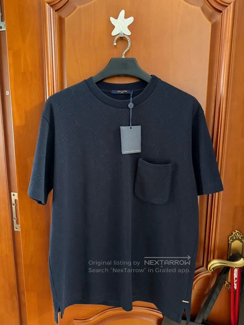 Louis Vuitton Louis Vuitton Black full logo pocket short sleeve Size US XL / EU 56 / 4 - 1 Thumbnail