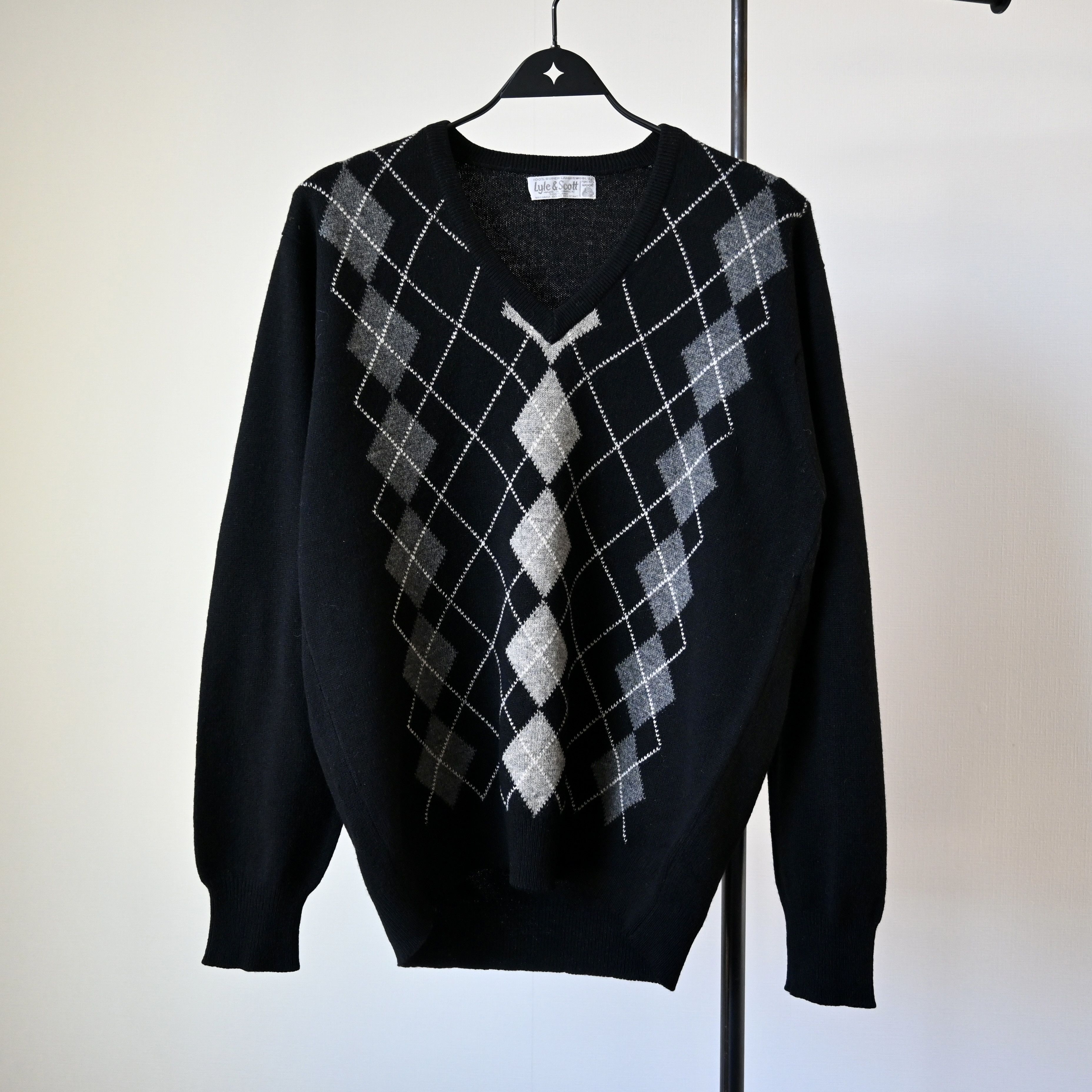 Lyle & Scott VTG Lyle&Scott monochrome argyle sweater, made in Scotland Size US M / EU 48-50 / 2 - 1 Thumbnail
