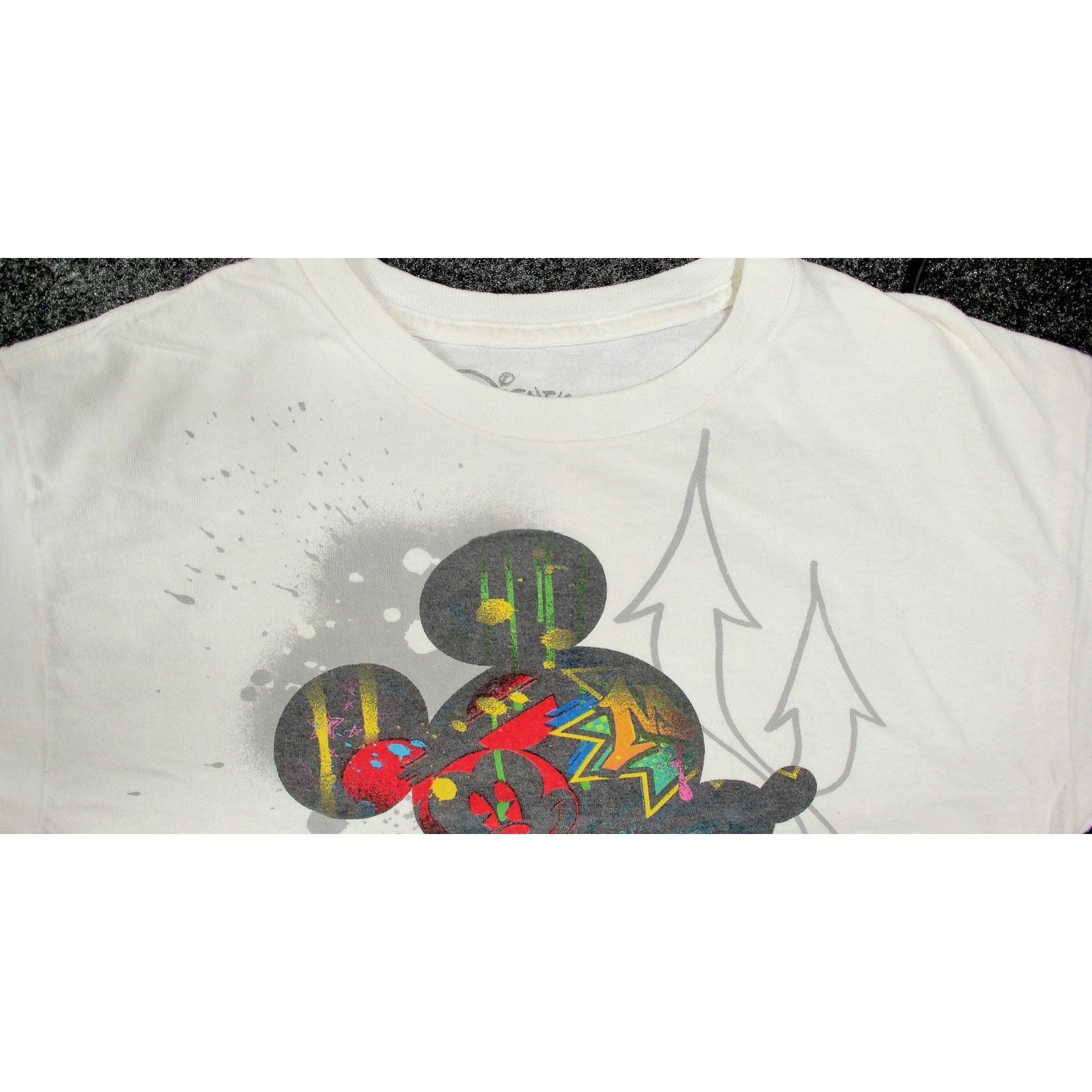 Disney Disney / Streetwear - Mickey Mouse Graffiti Graphic Tee Size US L / EU 52-54 / 3 - 7 Thumbnail