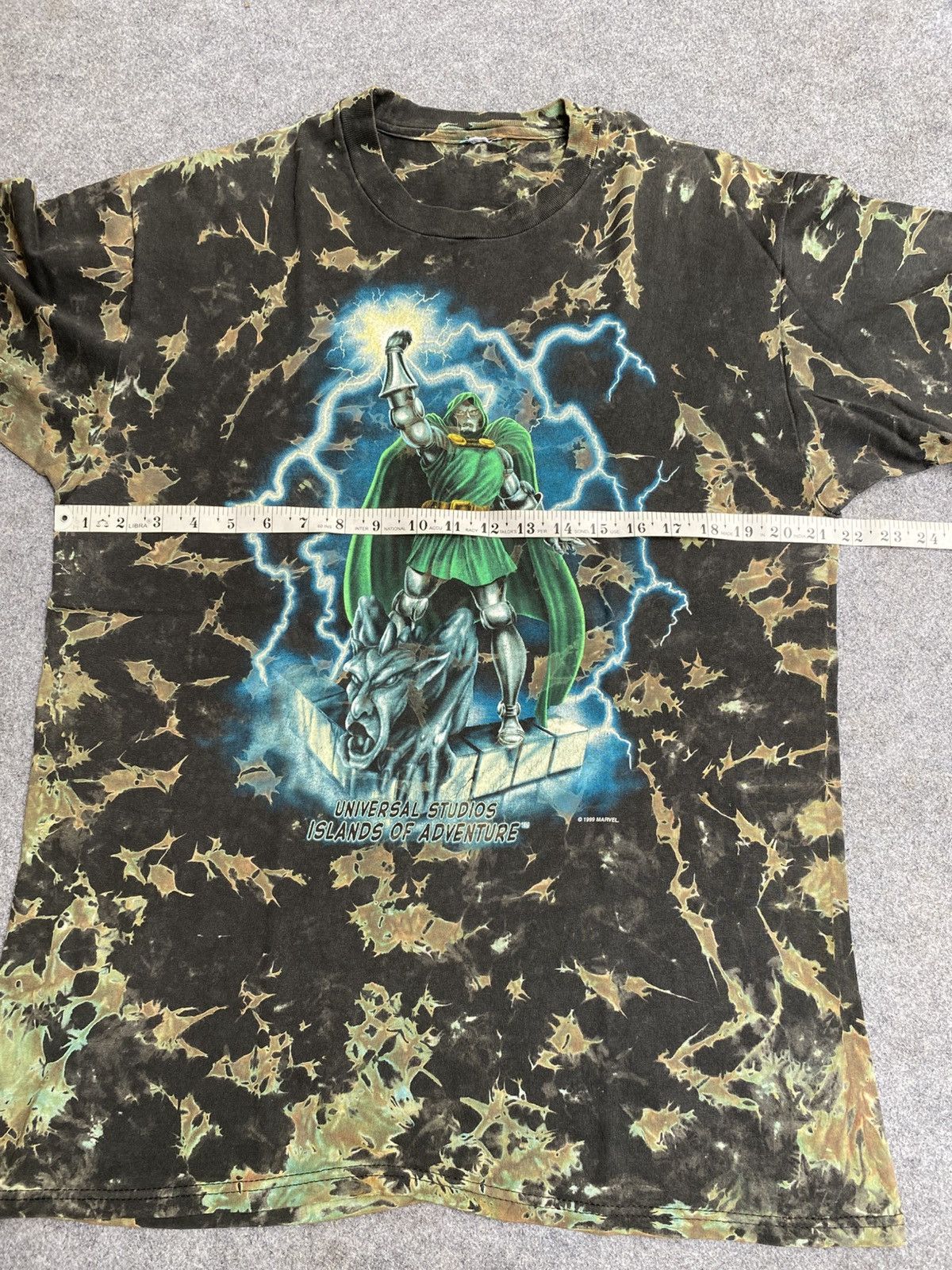 Marvel Comics Vintage 1999 Marvel Doctor Doom Universal Studio AOP T shirt Size US M / EU 48-50 / 2 - 5 Thumbnail