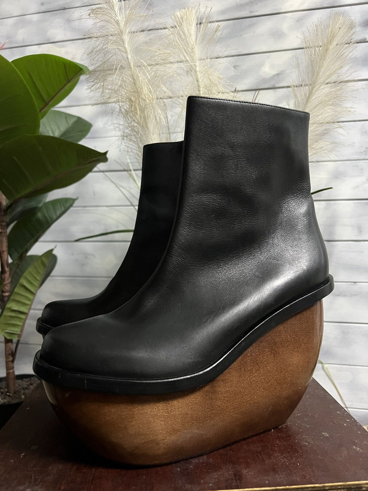 Other Rare High Women’s Shoes on a Wooden Platform Size US 8 / IT 38 - 3 Thumbnail