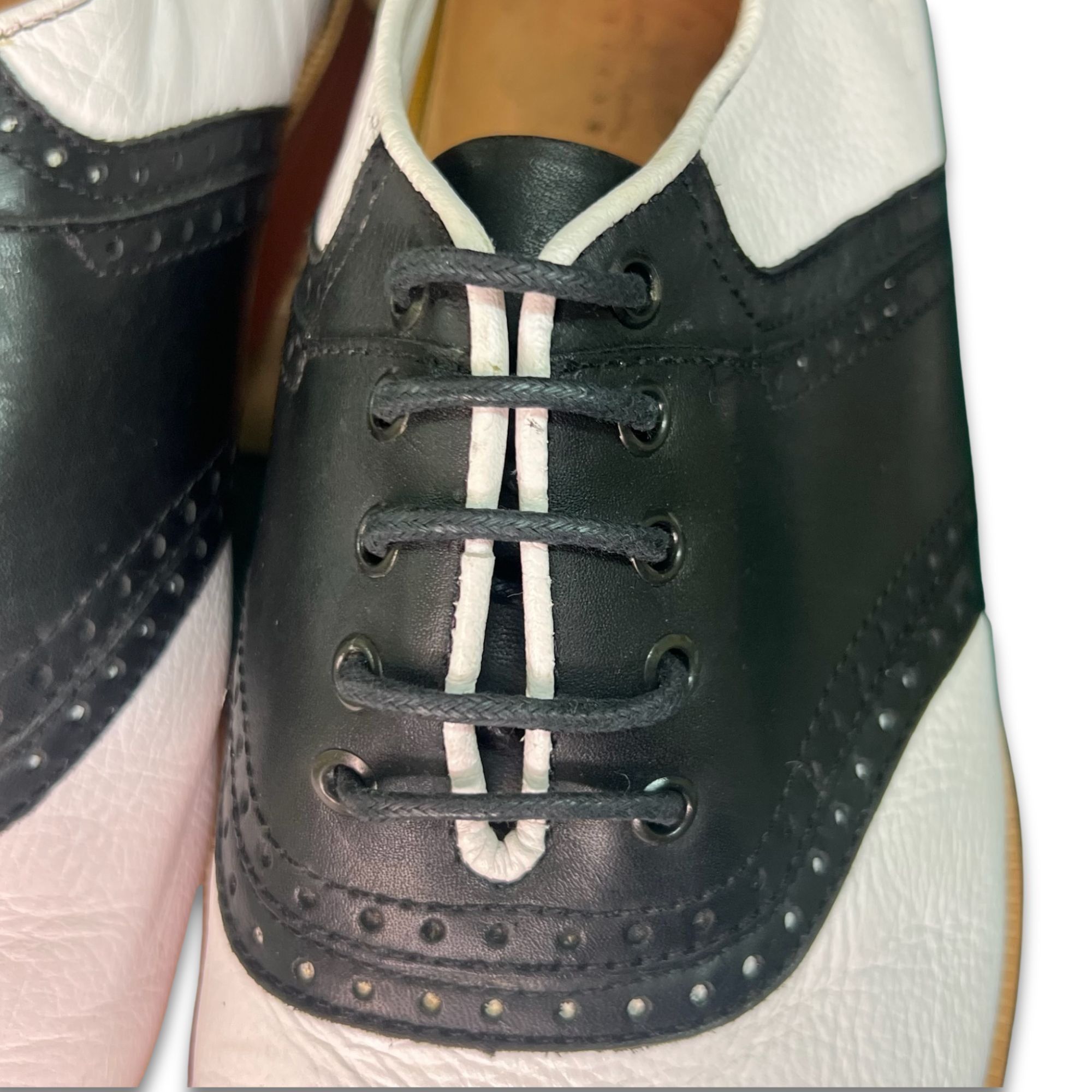 Other Two-Tone Oxford Saddle Shoes Size 11 Leather Upper Rubber So Size US 11 / EU 44 - 3 Thumbnail