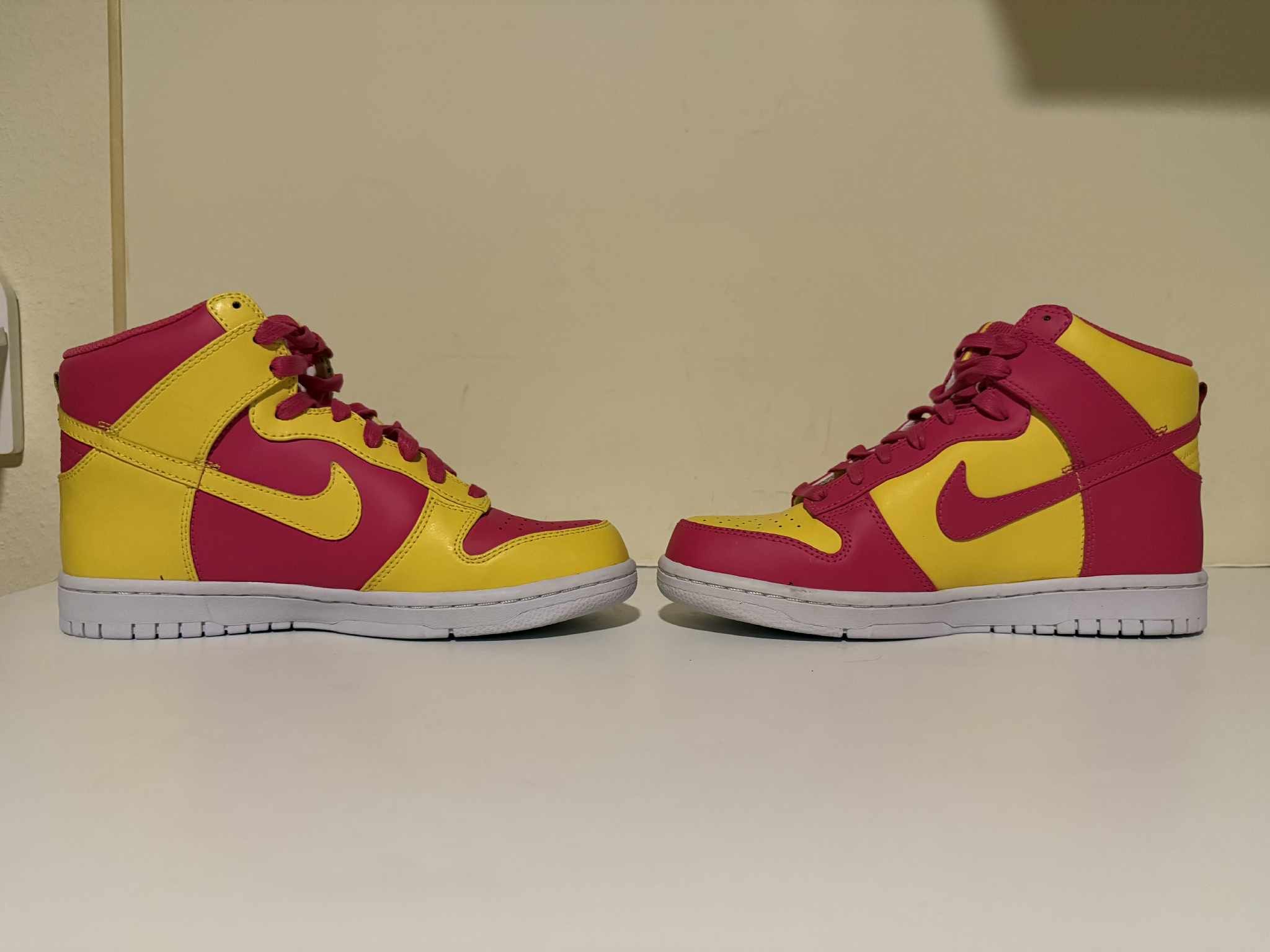 Fragment Design × Nike Nike Fragment Design x Dunk High City Pack - London Size US 7 / EU 40 - 2 Thumbnail