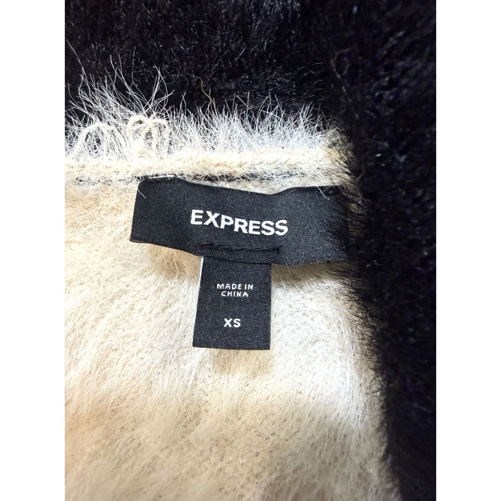 Express VINTAGE Express Cardigan Women XS Ivory Tipped Faux Fur Button Sleeve Long Solid Classic Coquette Preppy Novelty Style Sweater Size XS / US 0-2 / IT 36-38 - 6 Thumbnail