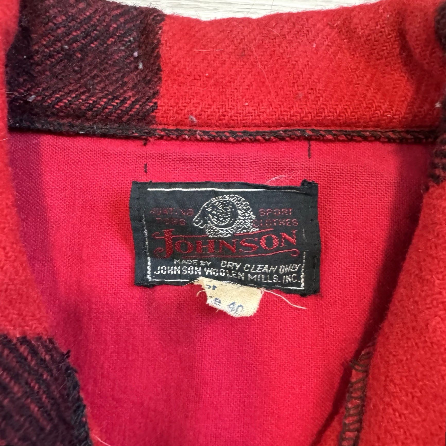 Johnson Woolen Mills VINTAGE Johnson Woolen Mills Red Buffalo Plaid Mackinaw Jacket Wool Mens Size 40 Size US XXS / EU 40 - 4 Thumbnail