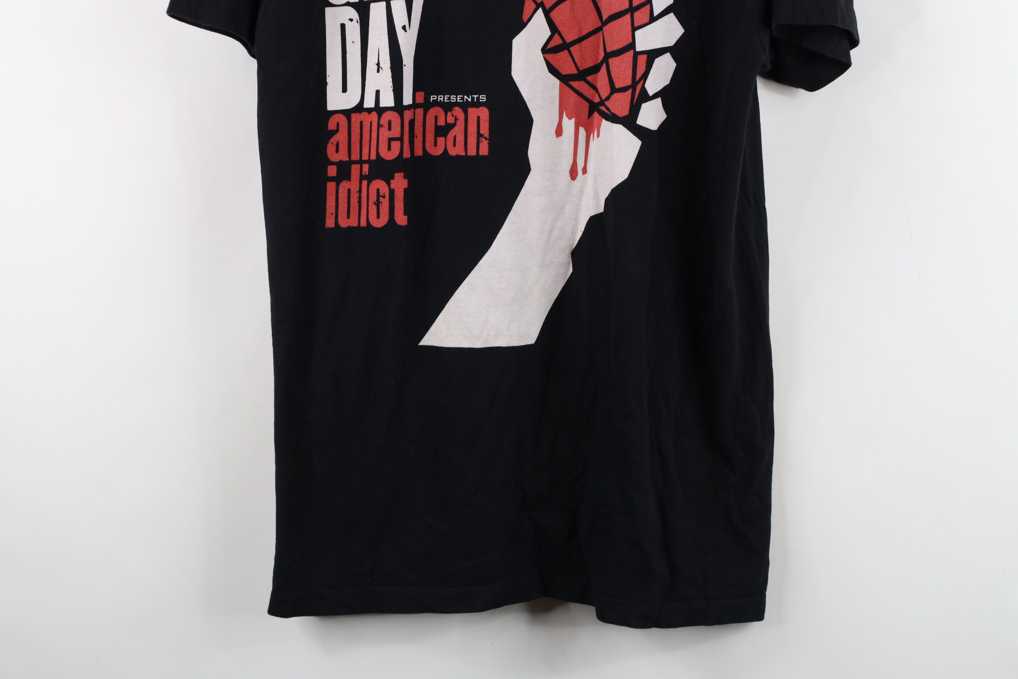 Vintage Vintage Y2K 2004 Idiot Green Day Band Short Sleeve T-Shirt Size US L / EU 52-54 / 3 - 3 Thumbnail