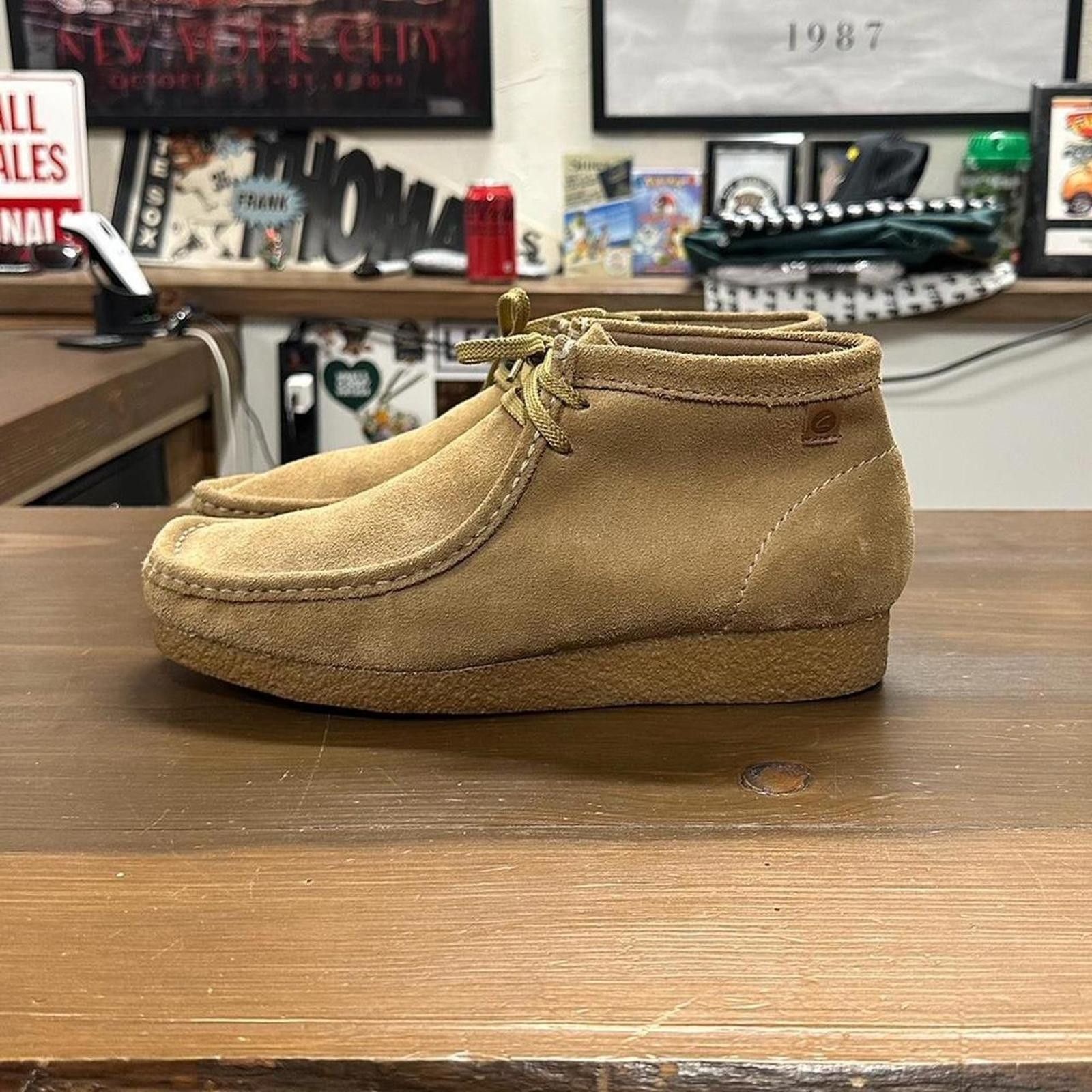 Clarks Tan Suede Clark Wallabees Shoes Size US 10.5 / EU 43-44 - 2 Thumbnail