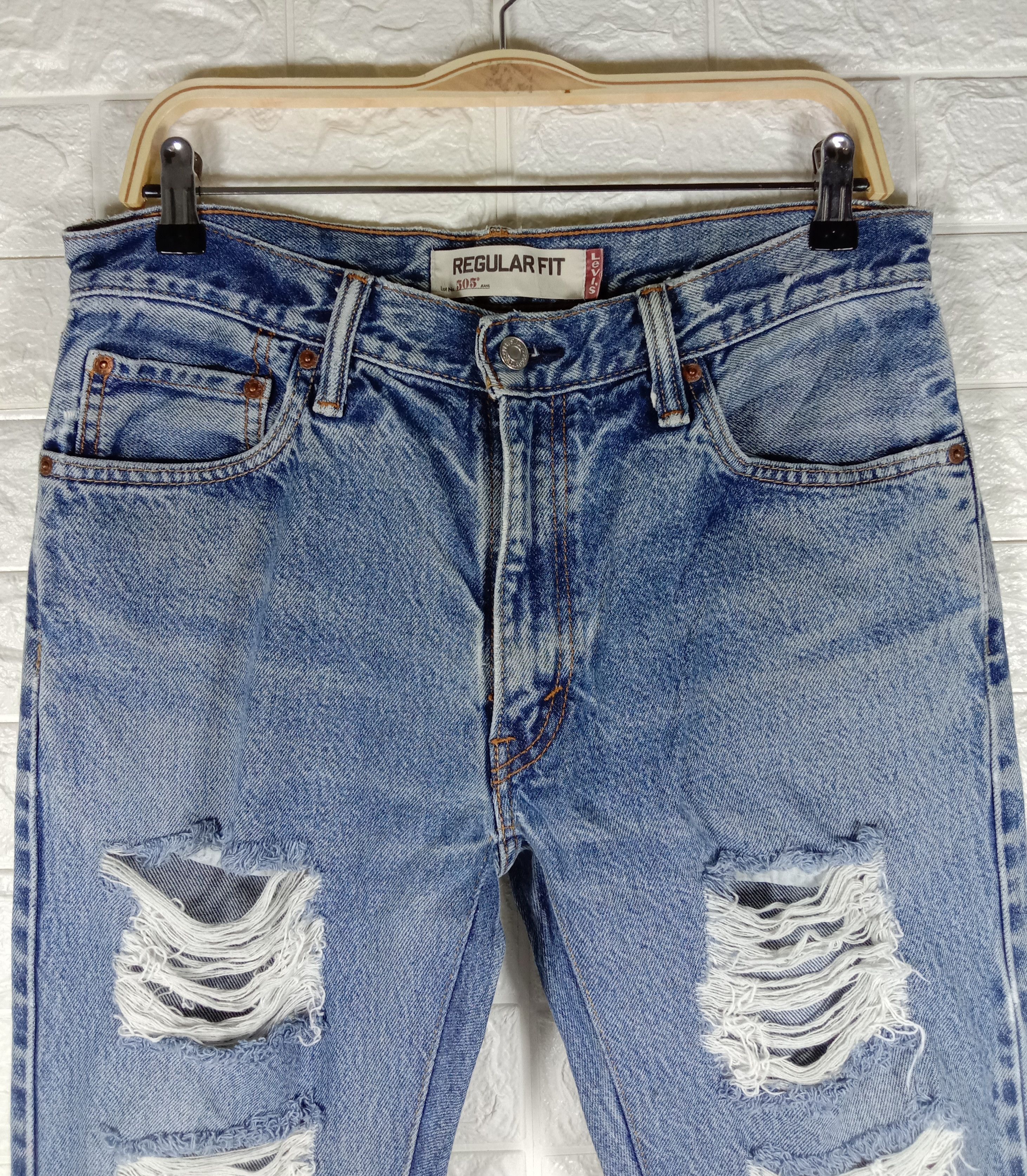 Levi's Vintage Levi’s 505 Ripped Jeans Distressed Denim Size US 33 - 3 Thumbnail