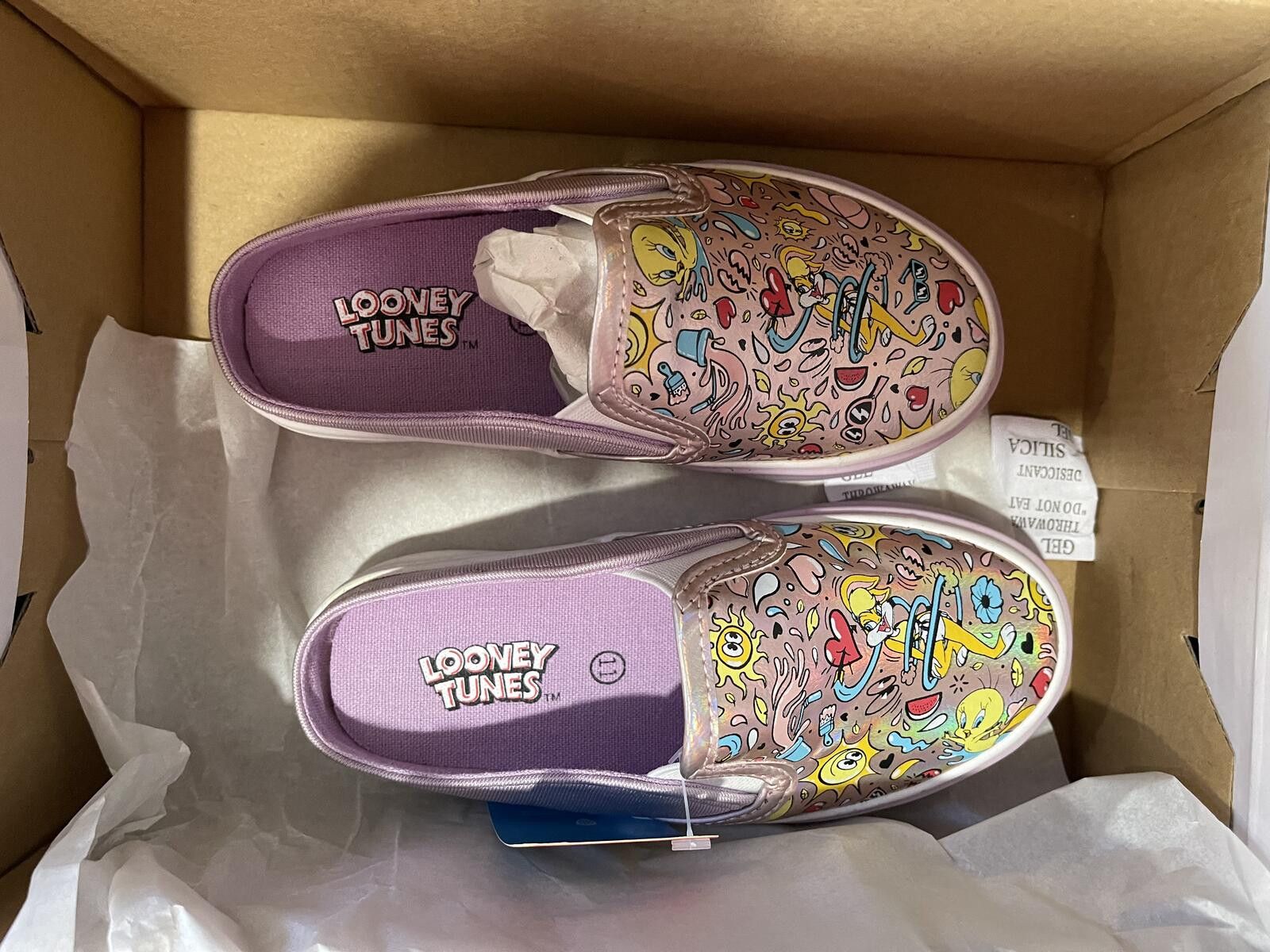 Other Looney Tunes Girls' Slip-On Sneakers Size 11 Size US 11 / IT 41 - 2 Thumbnail