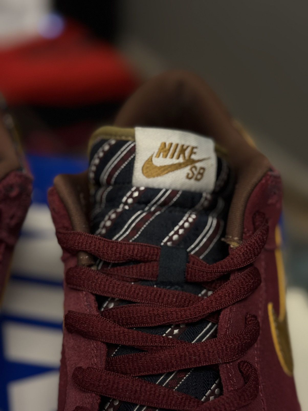 Nike Size 11 - Nike Dunk Pro SB Low Anchorman 2009 (304292-672 Size US 11 / EU 44 - 12 Thumbnail