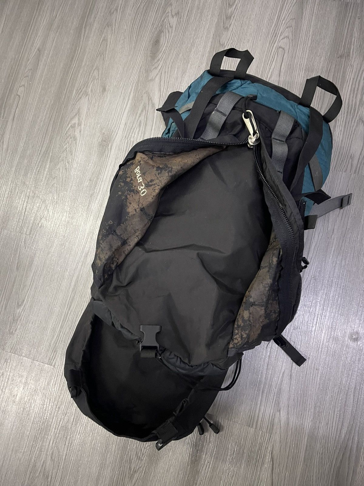 Arc'teryx Vintage ARC’TERYX BORA 30 outdoor hike bag Size 30 - 8 Thumbnail