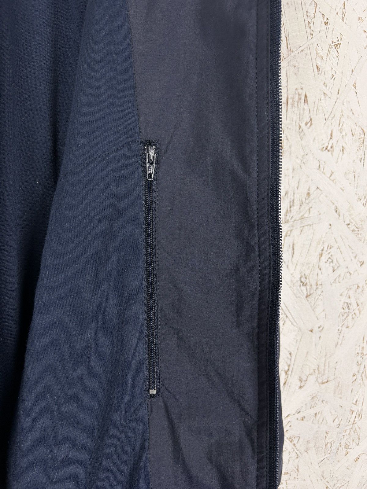 Nike 90s Vintage Nike Lightweight Jacket In Blue Red Swoosh Size US L / EU 52-54 / 3 - 6 Thumbnail