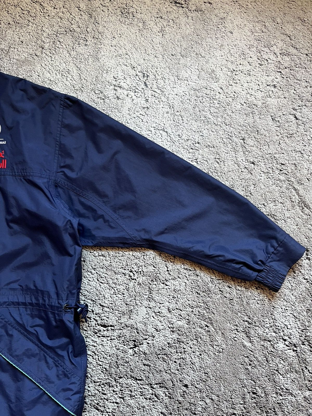 Red Bull Red Bull Sauber Petronas F1 Racing Team Jacket Size M Size US M / EU 48-50 / 2 - 10 Thumbnail