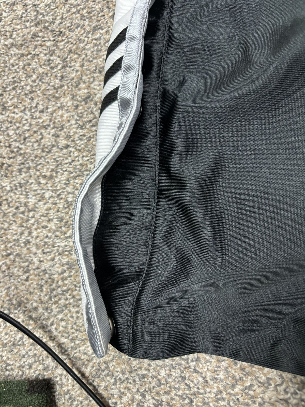 Adidas Vintage adidas hoops basketball black tear away track pants Size US 32 / EU 48 - 4 Thumbnail