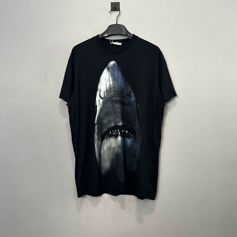Givenchy Givenchy New Style Classic Shark Short Sleeve/ Size US S / EU 44-46 / 1 - 1 Thumbnail