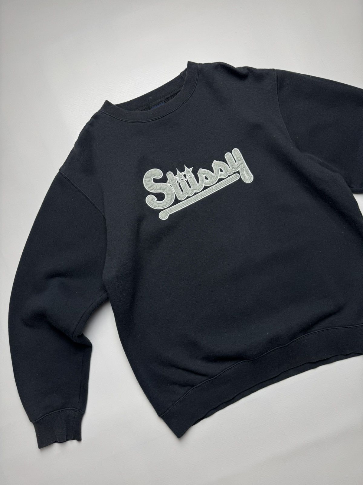 Stussy Stüssy Script Appliqué Crewneck Sweatshirt – Size M/L Size US L / EU 52-54 / 3 - 3 Thumbnail