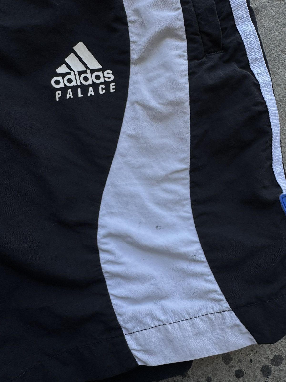Adidas × Palace ADIDAS x PALACE SUNPAL SHORTS BLACK Size US 30 / EU 46 - 7 Thumbnail