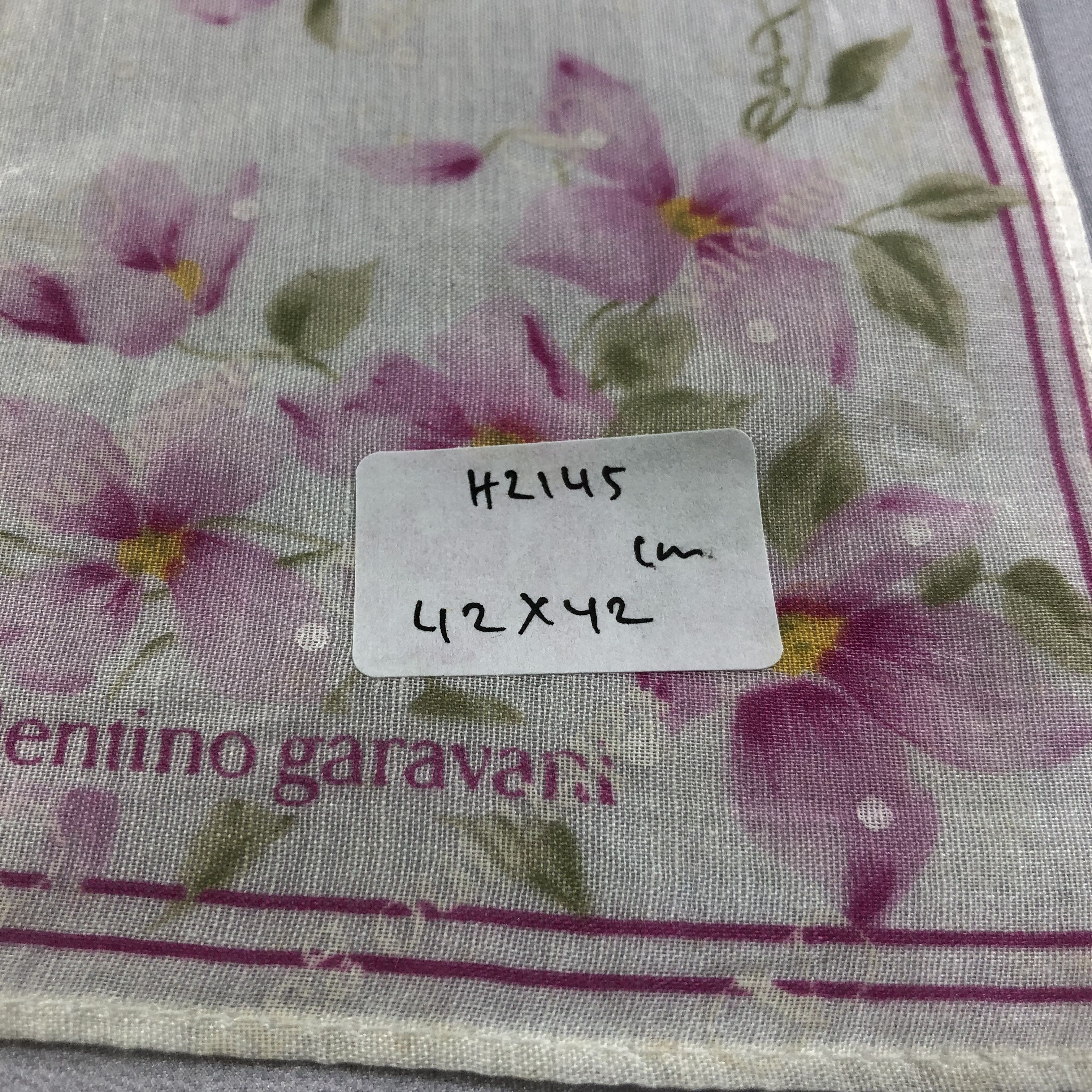 Vintage Valentino GaravanI Handkerchief Neckerchief Bandana H2145 Size ONE SIZE - 7 Thumbnail