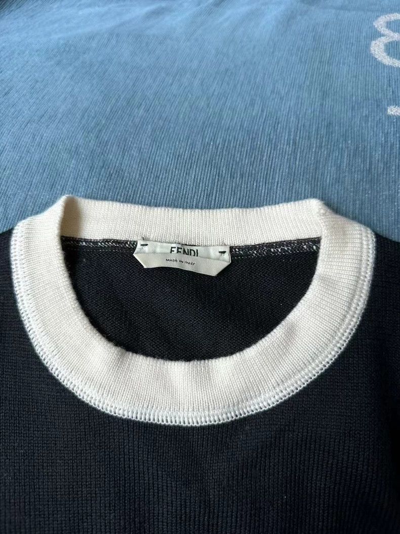 Fendi Fendi size 38 Letter sweater Size US XXS / EU 40 - 2 Thumbnail