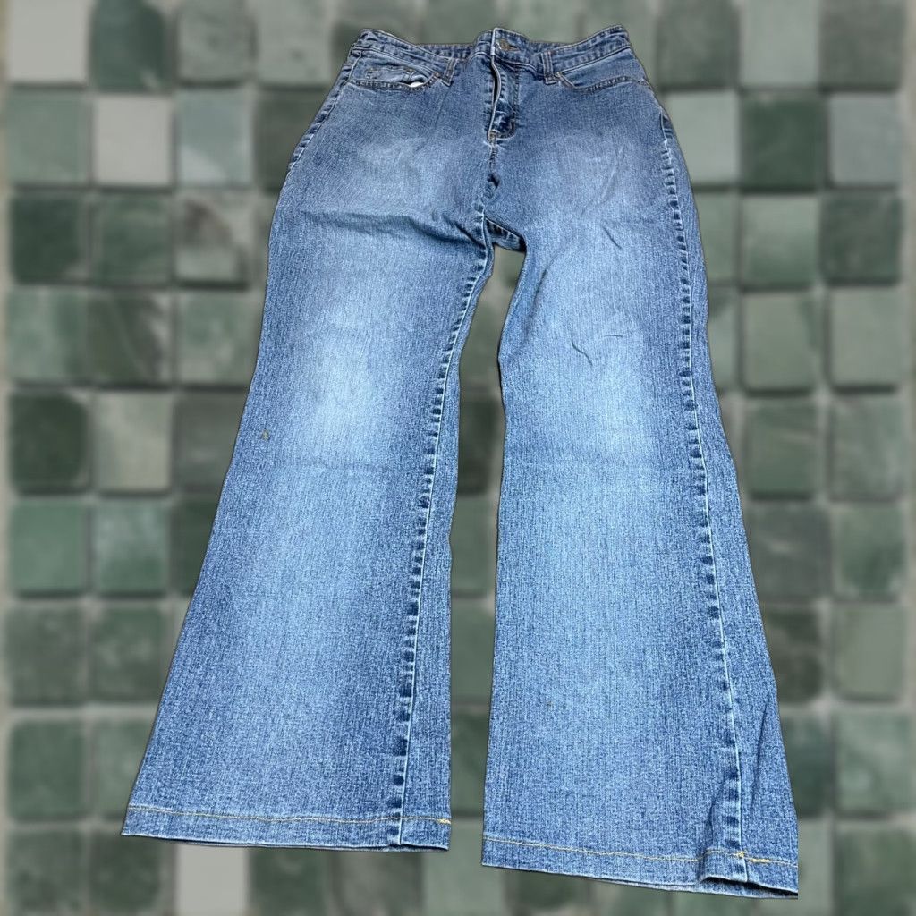 Denime Sonoma Jeans Womens Size 8 Blue Denim Stretch Pants Bootcut Regular Rise Mid Blue Jeans Womens Size 8 Stretch Denim Bootcut Regular Rising 8.5-10.5 in Size 30" / US 8 / IT 44 - 1 Thumbnail