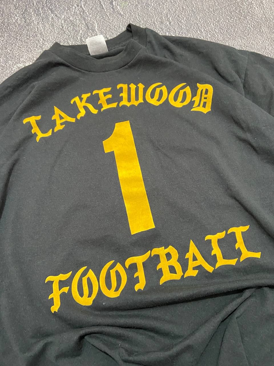 Vintage Vintage Lakewood football 90s distressed faded tee Size US XL / EU 56 / 4 - 2 Thumbnail