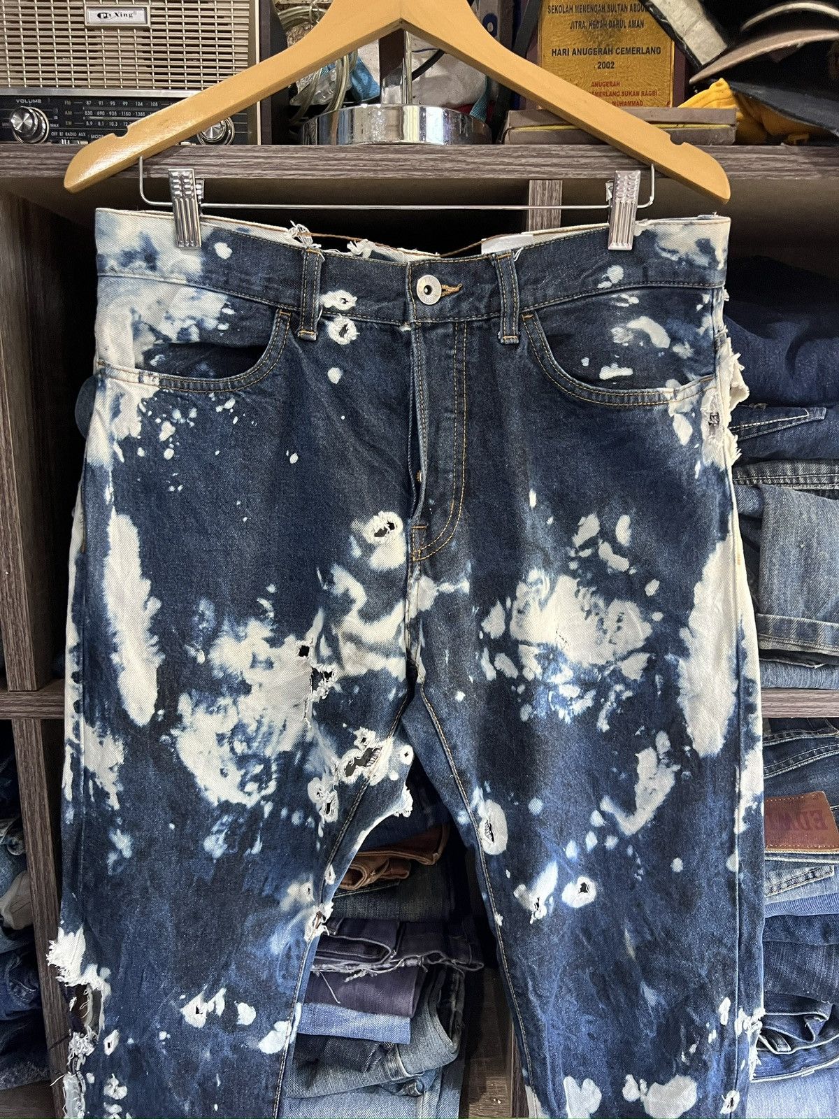 H&M 🔥Thrashed H&M Tie Dye Distressed Denim Size US 33 - 4 Thumbnail