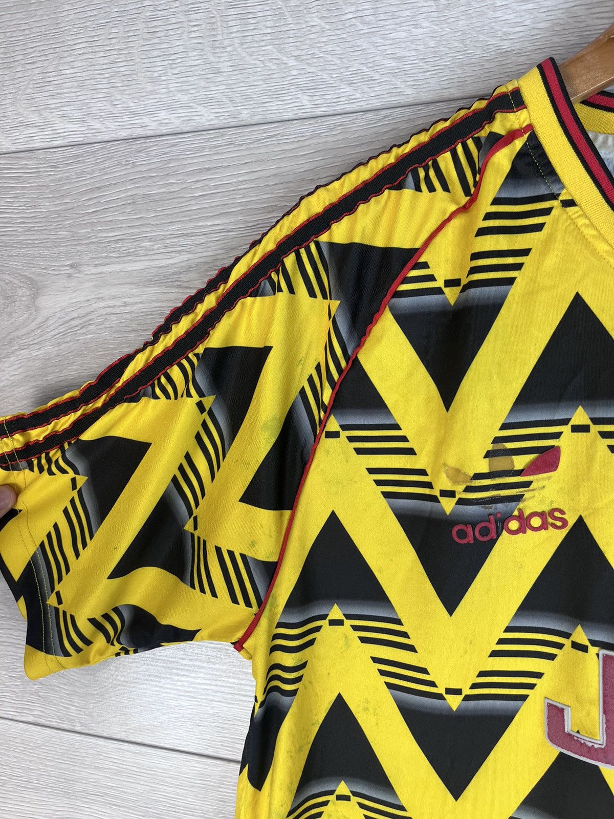 Vintage Vintage men’s soccer jersey FC Arsenal size xl adidas Size US XL / EU 56 / 4 - 10 Thumbnail