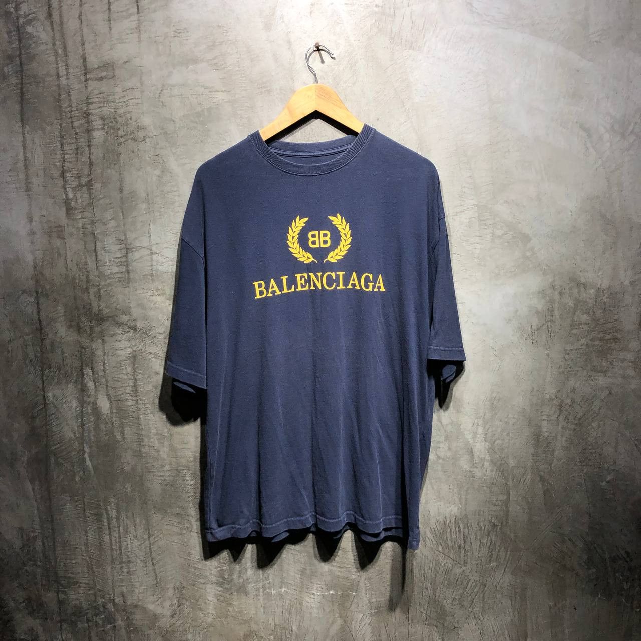 Balenciaga Balenciaga BB feather logo shirt Size US L / EU 52-54 / 3 - 1 Thumbnail