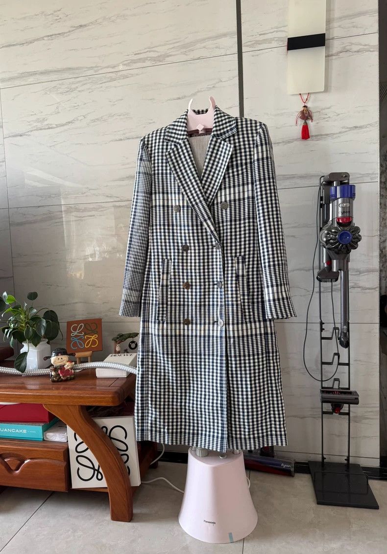 Loewe LOEWE A coat over a windbreaker Size XS / US 0-2 / IT 36-38 - 1 Thumbnail