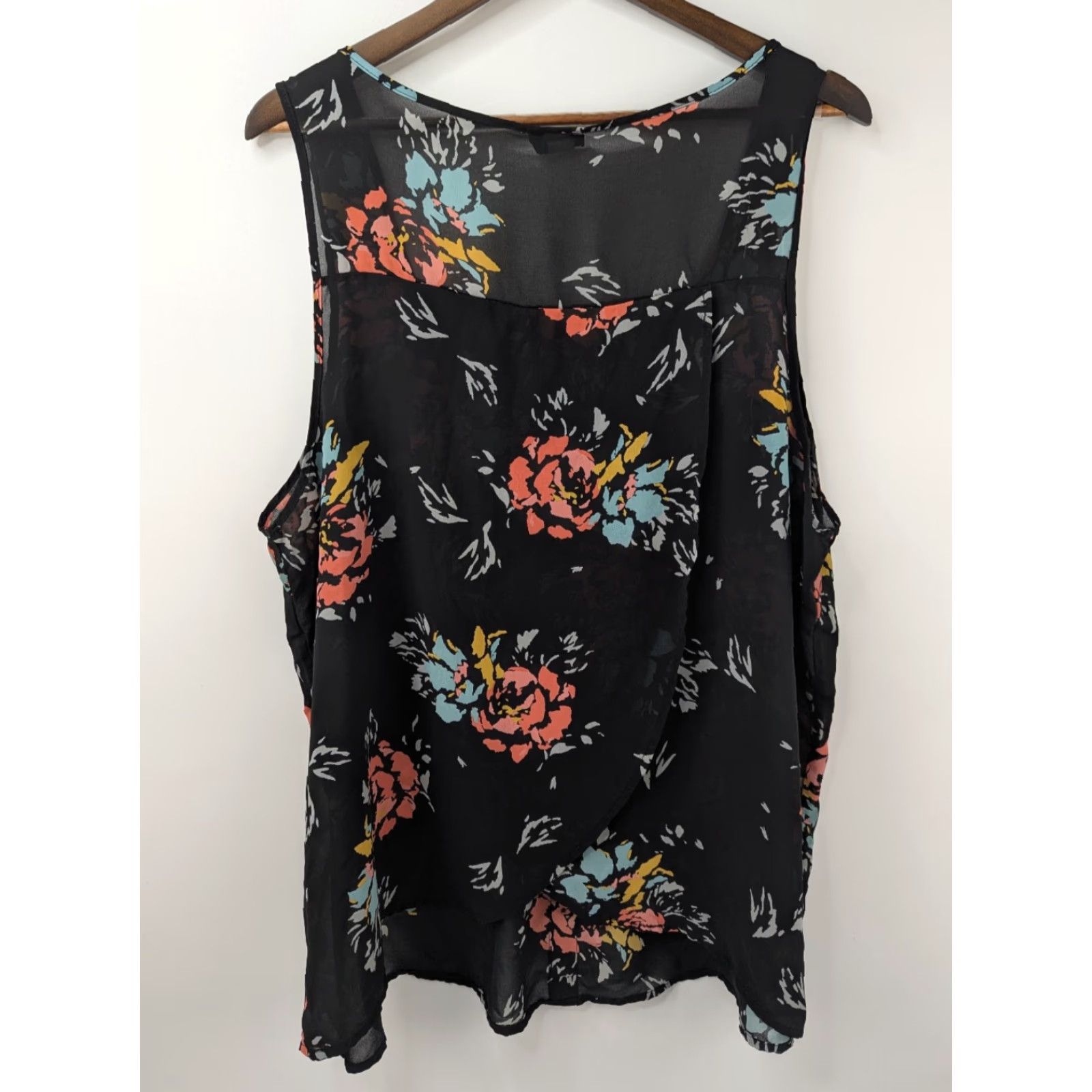 Torrid Torrid Black Floral Sheer Pleated Button Tank Blouse Open Back Women Size 3 Size XS / US 0-2 / IT 36-38 - 3 Thumbnail