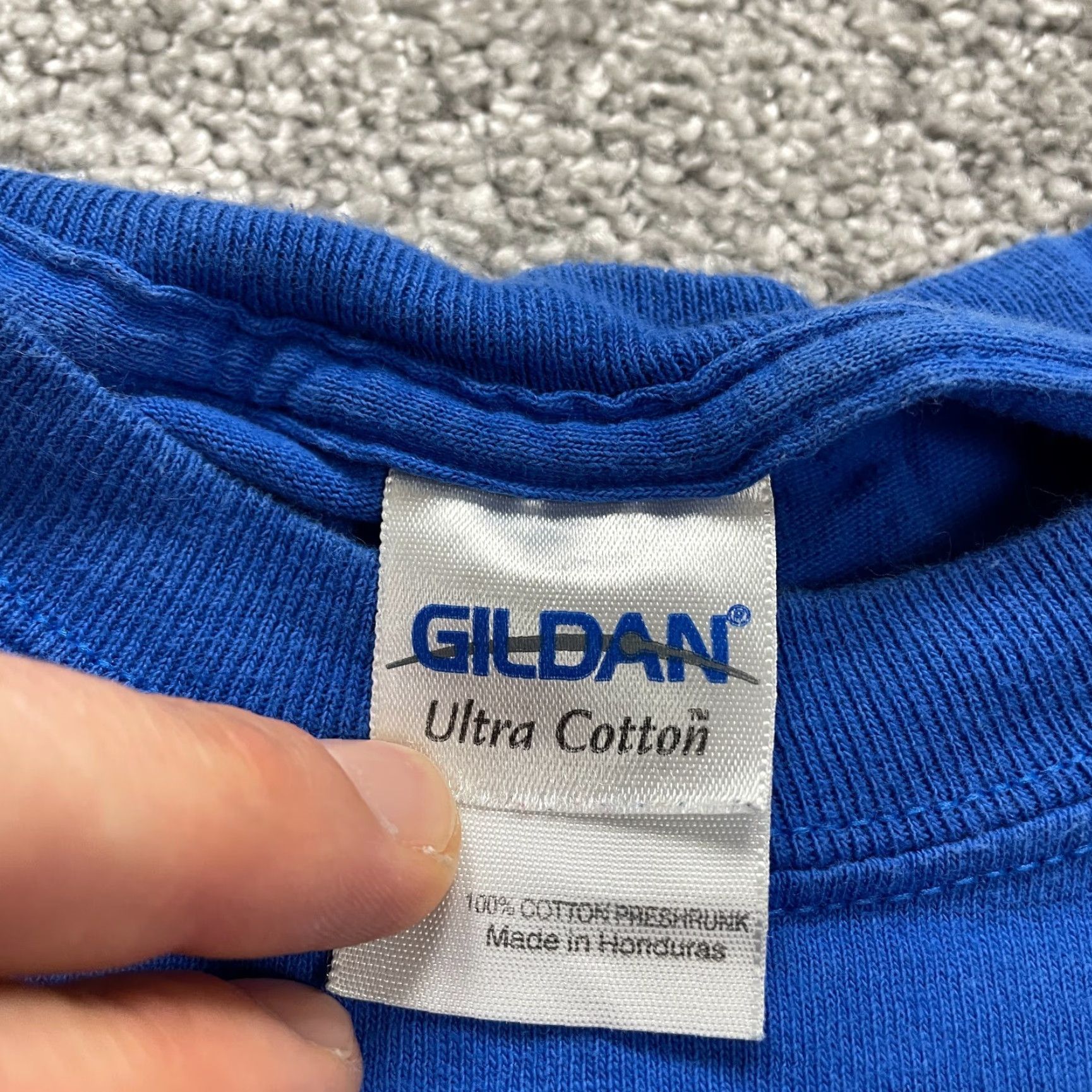 Gildan GILDAN Women's Long Sleeve Pocket Tee Shirt Small Blue Crew Neck Casual Size S / US 4 / IT 40 - 6 Thumbnail
