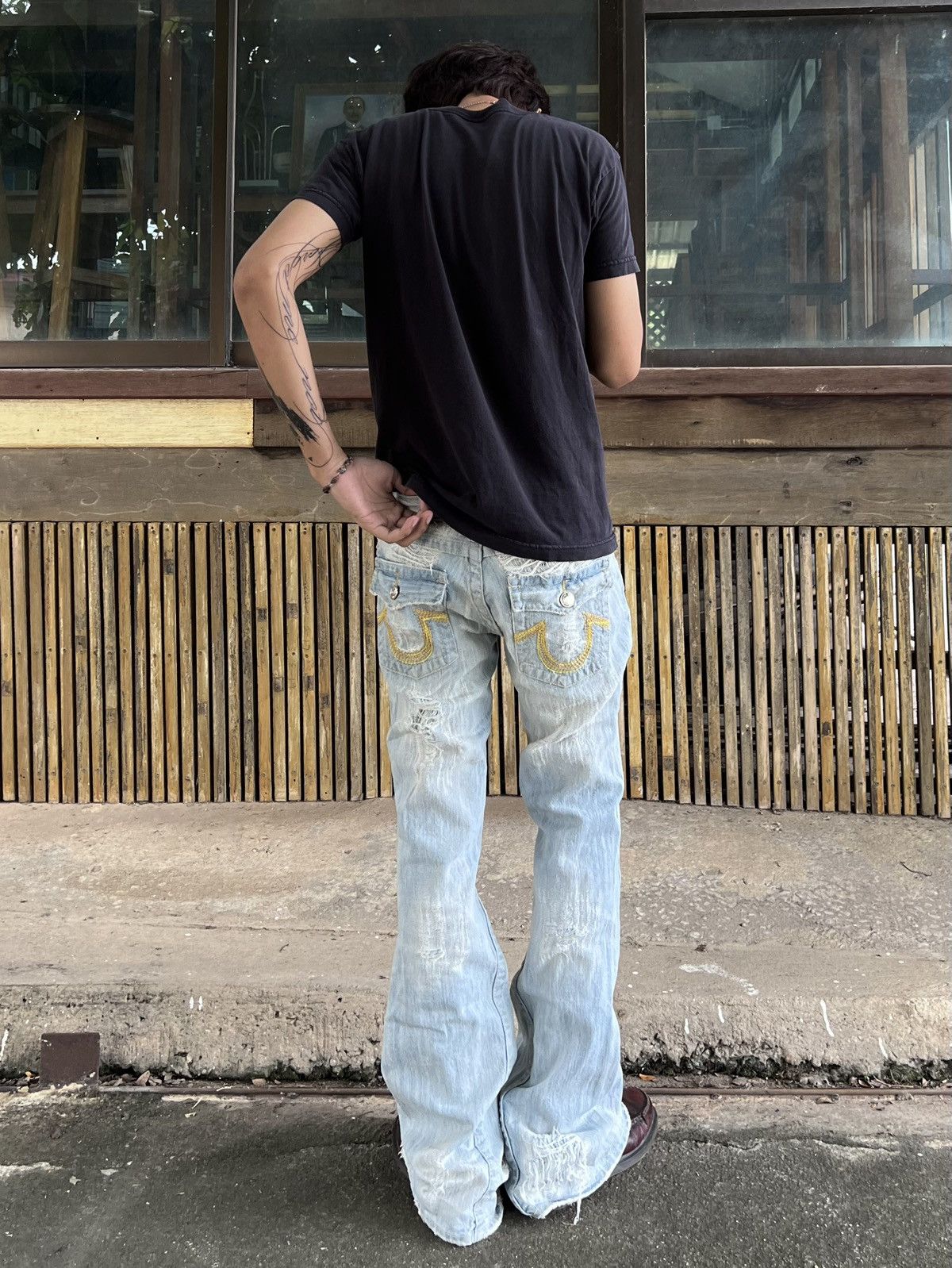 True Religion Thrashed Vintage TRUE RELIGION Flared Jeans Distressed Size US 32 / EU 48 - 3 Thumbnail