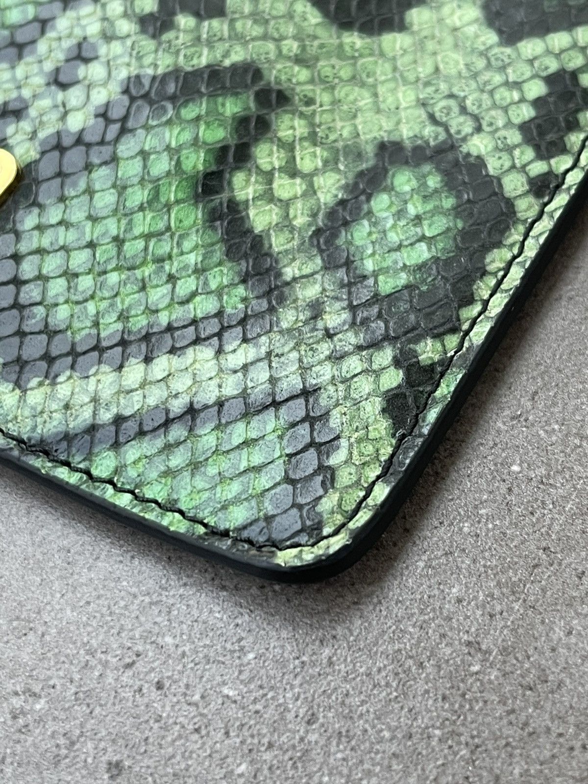 Moschino !DS! SS23 Moschino Snake Skin Pattern Leather Clutch Pouch Size ONE SIZE - 8 Thumbnail
