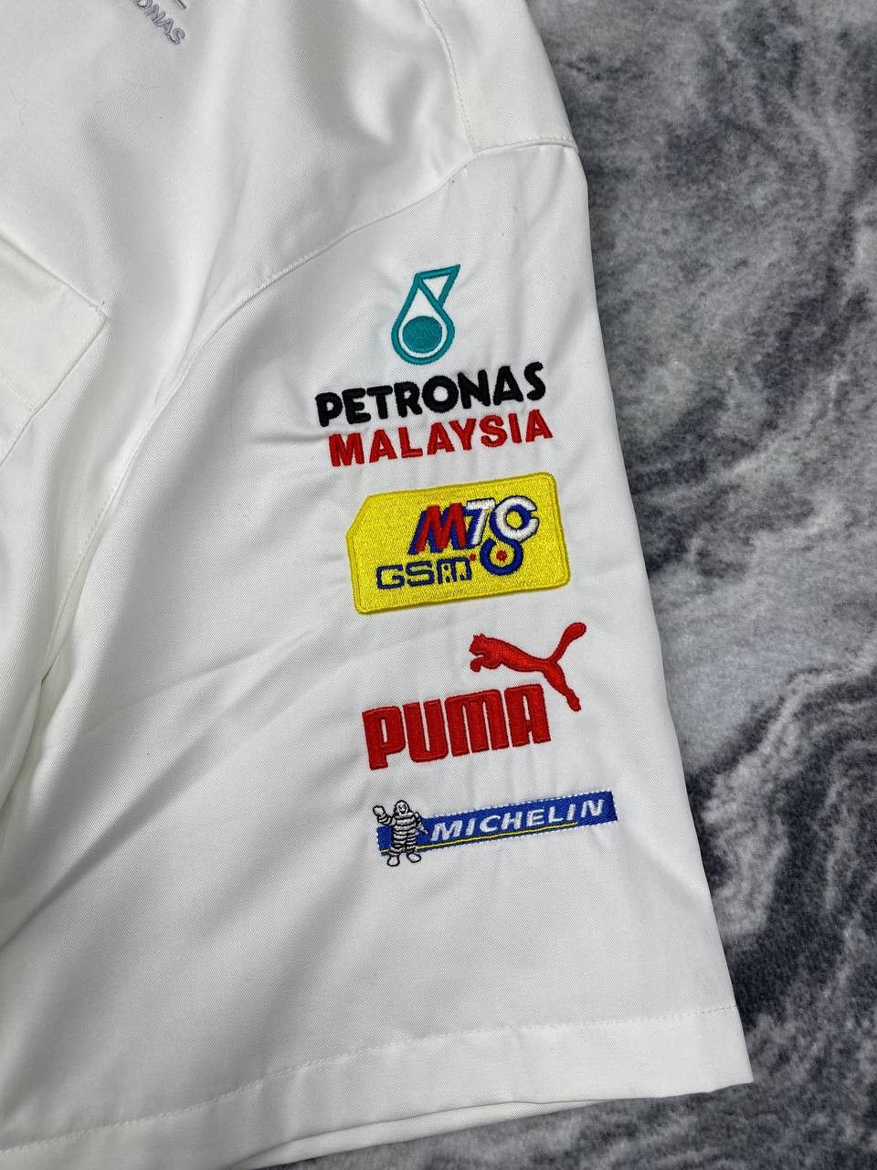 Puma Puma Sauber Petronas Malaysia F1 Racing Shirt Buttons Size US L / EU 52-54 / 3 - 3 Thumbnail