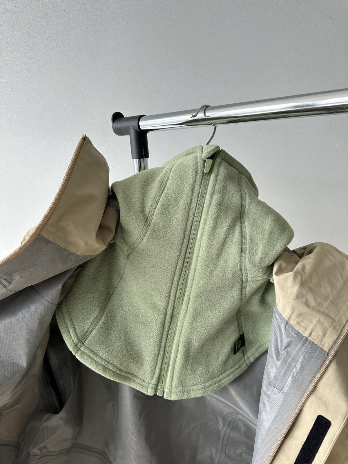 Nike × Travis Scott NWT $400 Nike x Cactus Jack Travis Scott NRG BH Jacket Beige Size US S / EU 44-46 / 1 - 7 Thumbnail